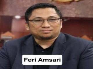 Feri Amsari, Penjaga Nalar Konstitusi di Tengah Riuh Perdebatan Hukum