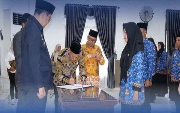 Bupati Beltim Lantik 54 Pejabat Pendidikan & Kepala Sekolah