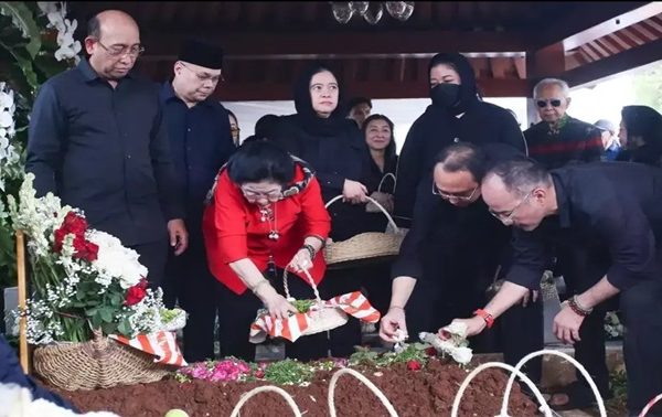 Pesan Terakhir Guruh Soekarnoputra : Bersanding dengan Fatmawati